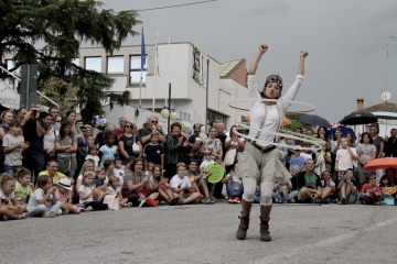 048-katia-bonaventura-photojournalism-buskers-festival-staranzano